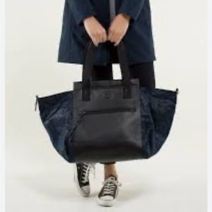 Lululemon big bag